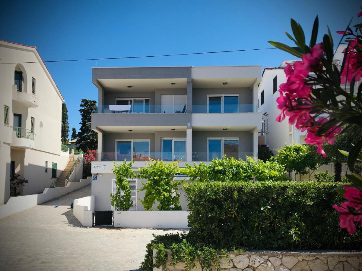 Apartments Luna Novalja Bagian luar foto