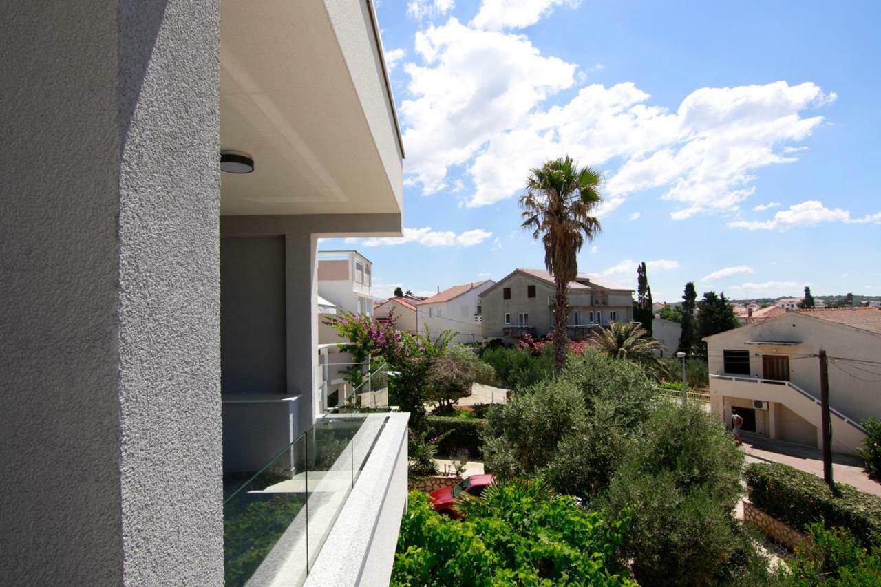 Apartments Luna Novalja Bagian luar foto
